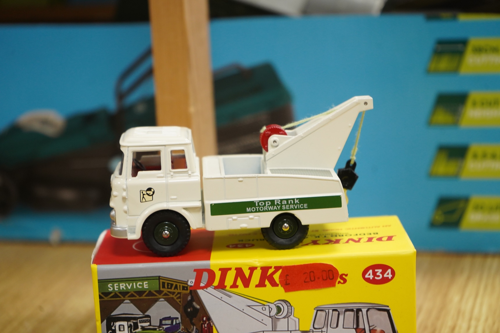Twenty-two boxed Atlas Dinky Toys, including cars and commercial vehicles, Leyland tankers, sports cars, etc.